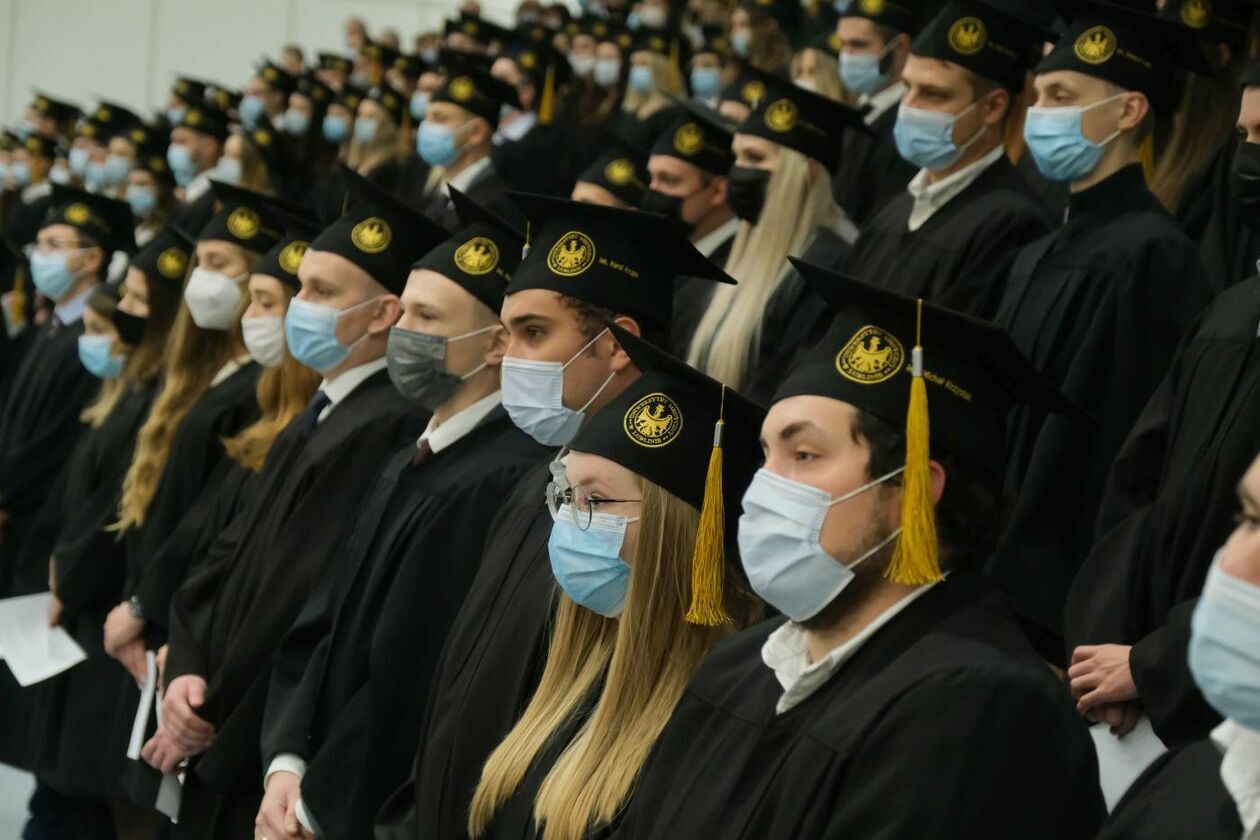  Dyplomy dla absolwentów wydziału lekarskiego Uniwersytetu Medycznego w Lublinie (zdjęcie 23) - Autor: Maciej Kaczanowski