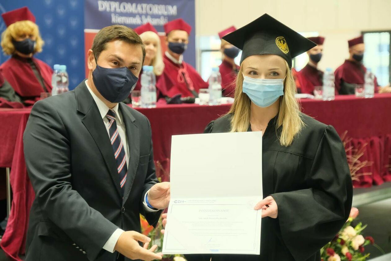  Dyplomy dla absolwentów wydziału lekarskiego Uniwersytetu Medycznego w Lublinie (zdjęcie 15) - Autor: Maciej Kaczanowski