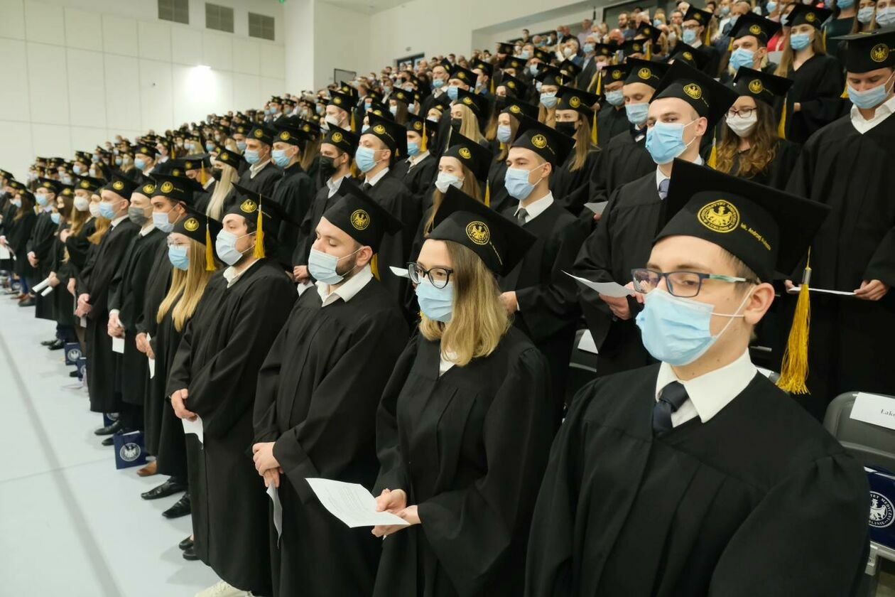  Dyplomy dla absolwentów wydziału lekarskiego Uniwersytetu Medycznego w Lublinie (zdjęcie 26) - Autor: Maciej Kaczanowski