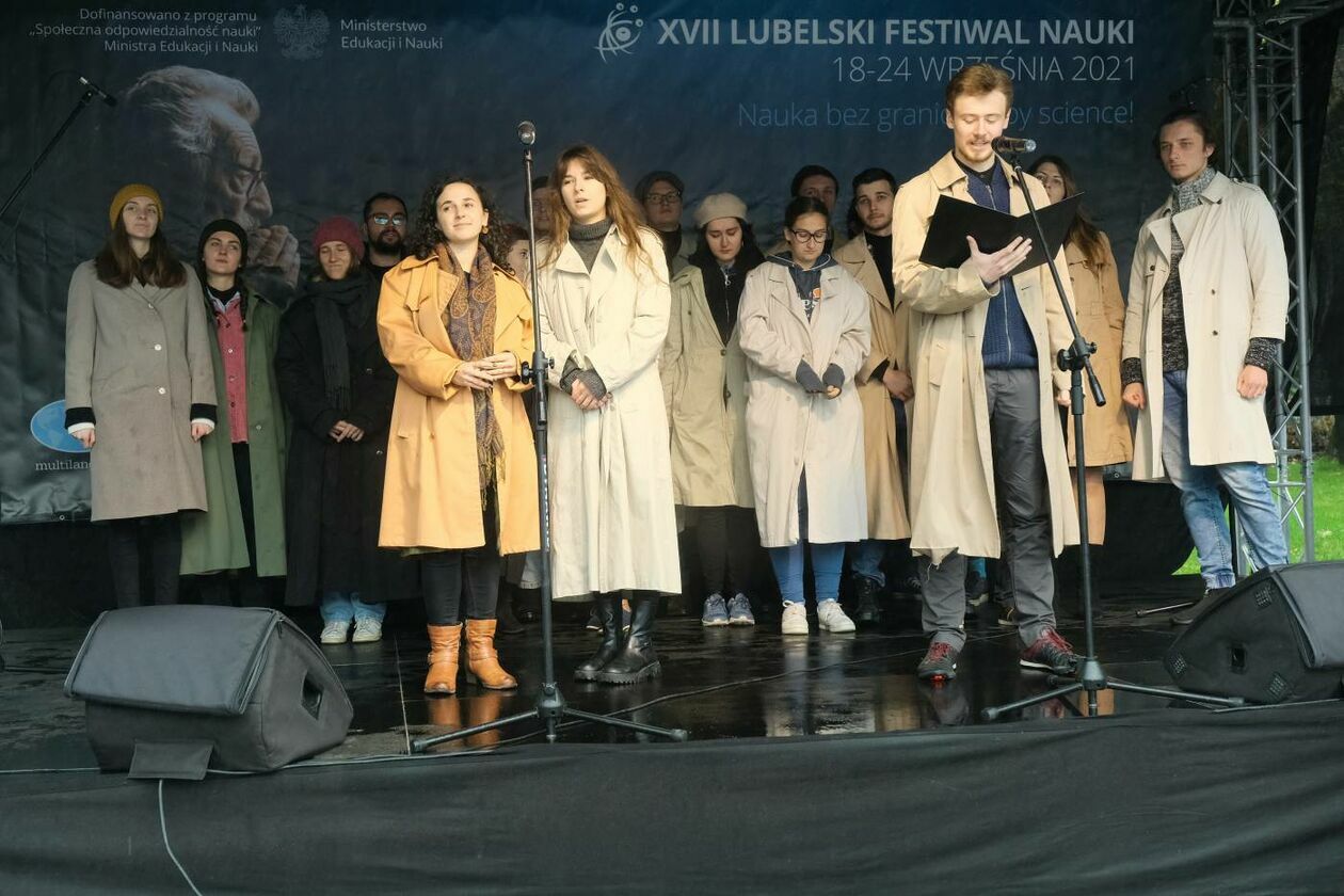  XVII Lubelski Festiwal Nauki: piknik naukowy na pl. Teatralnym (zdjęcie 30) - Autor: Maciej Kaczanowski