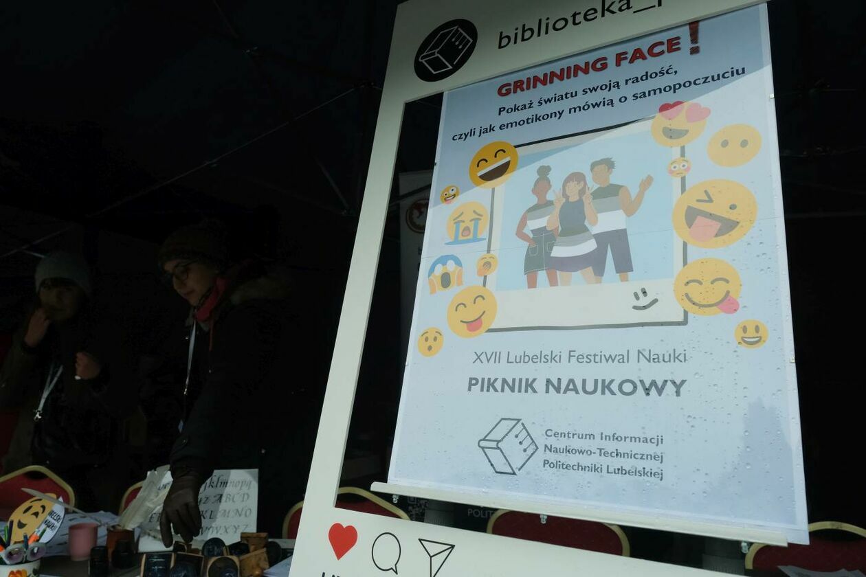  XVII Lubelski Festiwal Nauki: piknik naukowy na pl. Teatralnym (zdjęcie 21) - Autor: Maciej Kaczanowski