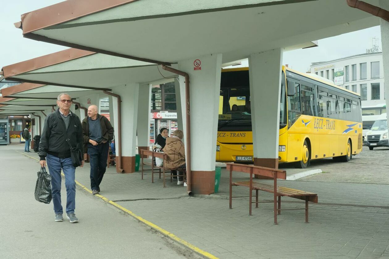 Pasażerowie na lubelskim dworcu PKS (zdjęcie 7) - Autor: Maciej Kaczanowski