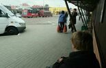 Pasażerowie na lubelskim dworcu PKS (zdjęcie 3)