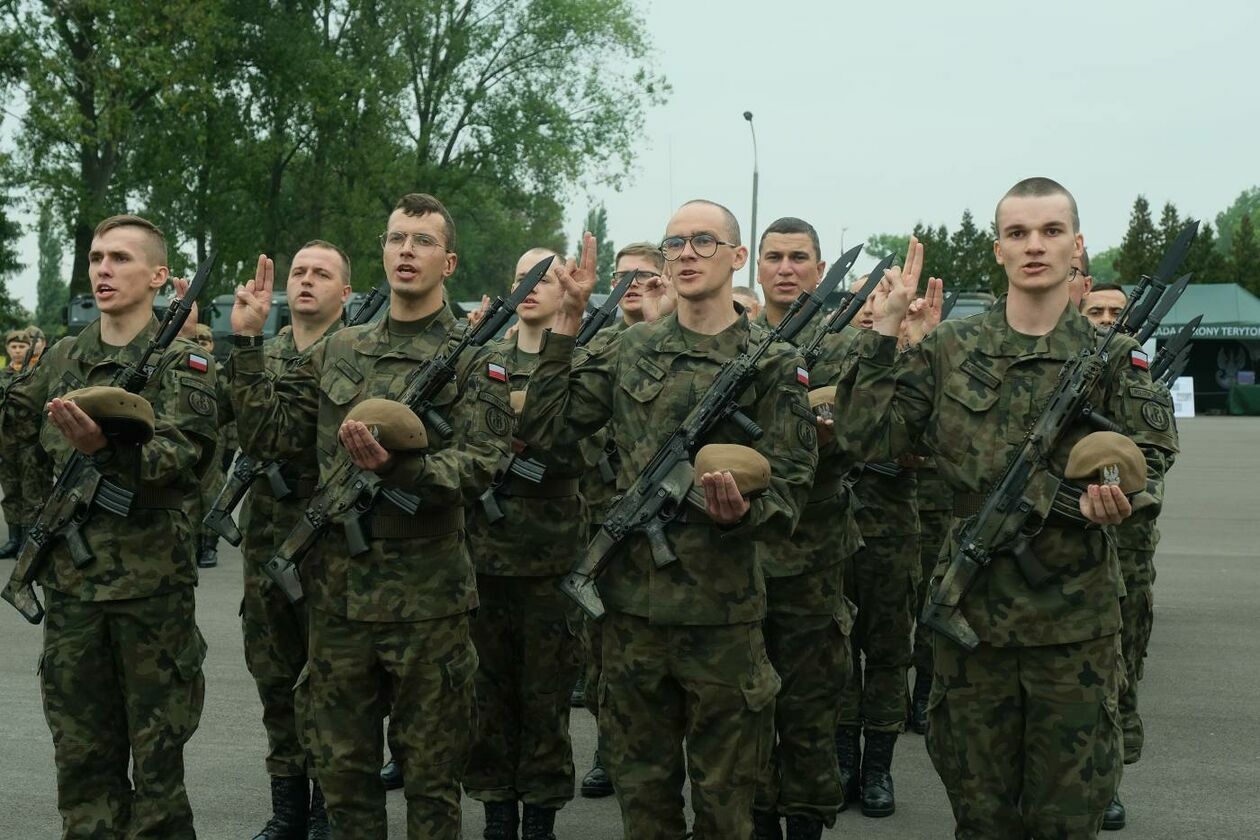  Przysięga żołnierzy 2. Lubelskiej Brygady Obrony Terytorialnej (zdjęcie 12) - Autor: Maciej Kaczanowski