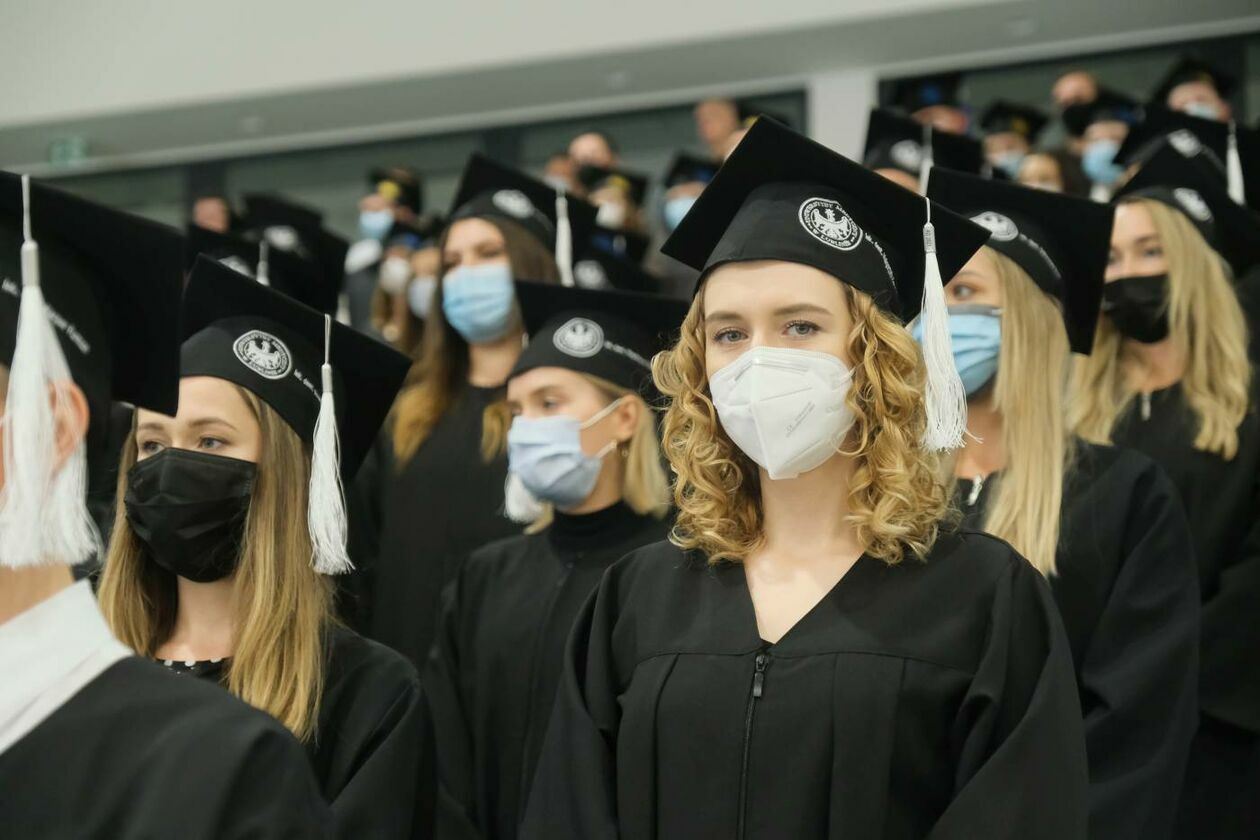  Dyplomy dla absolwentów wydziału stomatologicznego Uniwersytetu Medycznego w Lublinie (zdjęcie 12) - Autor: Maciej Kaczanowski