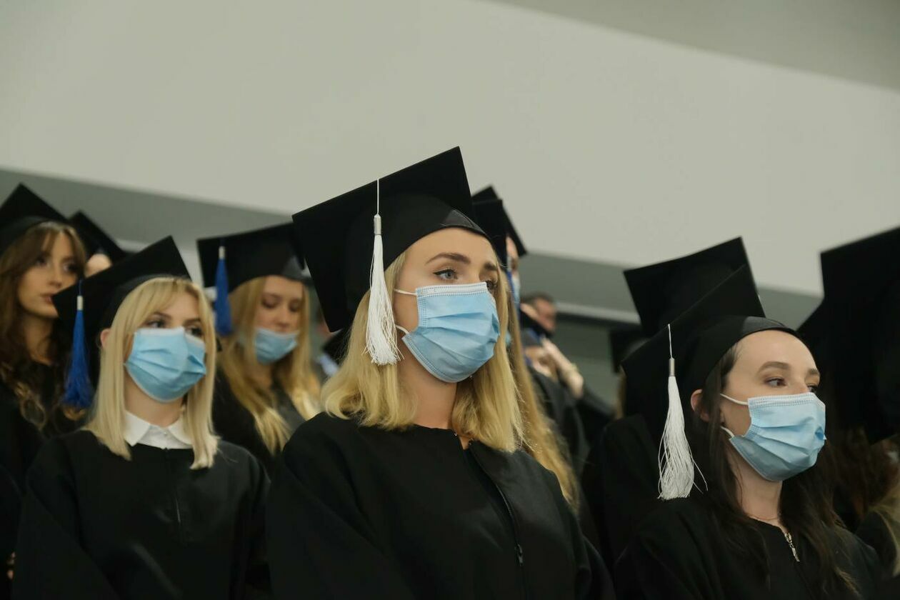  Dyplomy dla absolwentów wydziału stomatologicznego Uniwersytetu Medycznego w Lublinie (zdjęcie 16) - Autor: Maciej Kaczanowski