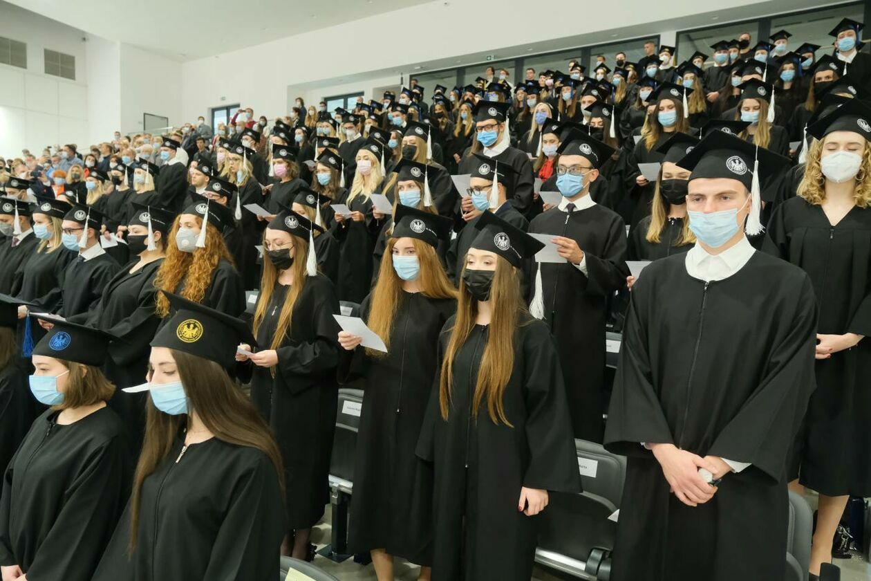  Dyplomy dla absolwentów wydziału stomatologicznego Uniwersytetu Medycznego w Lublinie (zdjęcie 20) - Autor: Maciej Kaczanowski