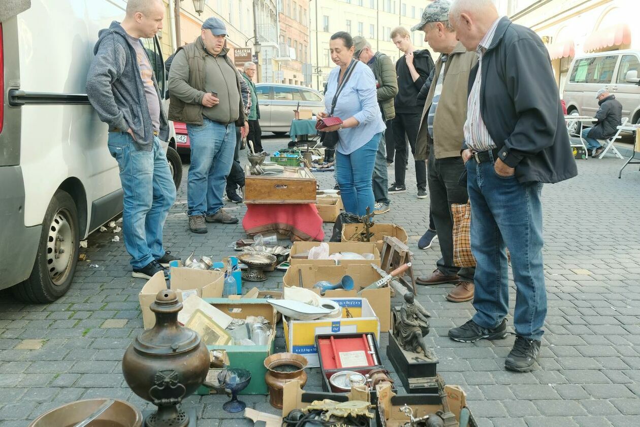  Lubelska giełda staroci: pogoda sprzyjała kolekcjonerom (zdjęcie 15) - Autor: Maciej Kaczanowski