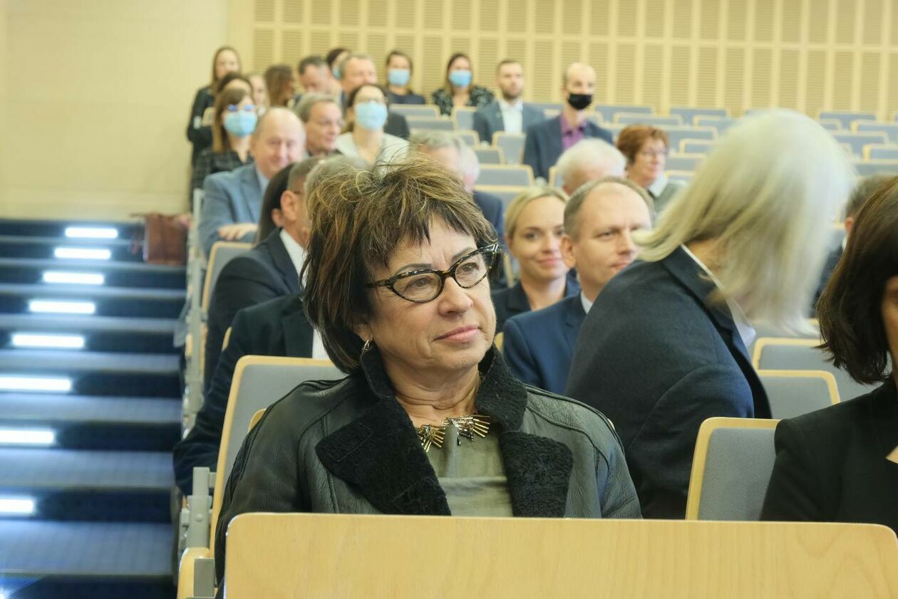  Wydzial Ekonomii UMCS: aula im dr. Lesława Pagi (zdjęcie 9) - Autor: Maciej Kaczanowski