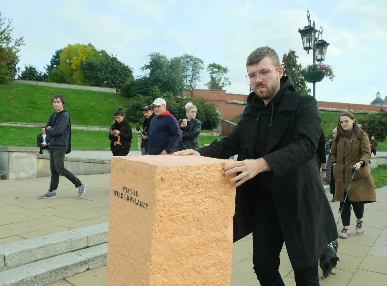  Wędrujący pomnik ofiar biowładzy: happening w Lublinie (zdjęcie 8) - Autor: Maciej Kaczanowski