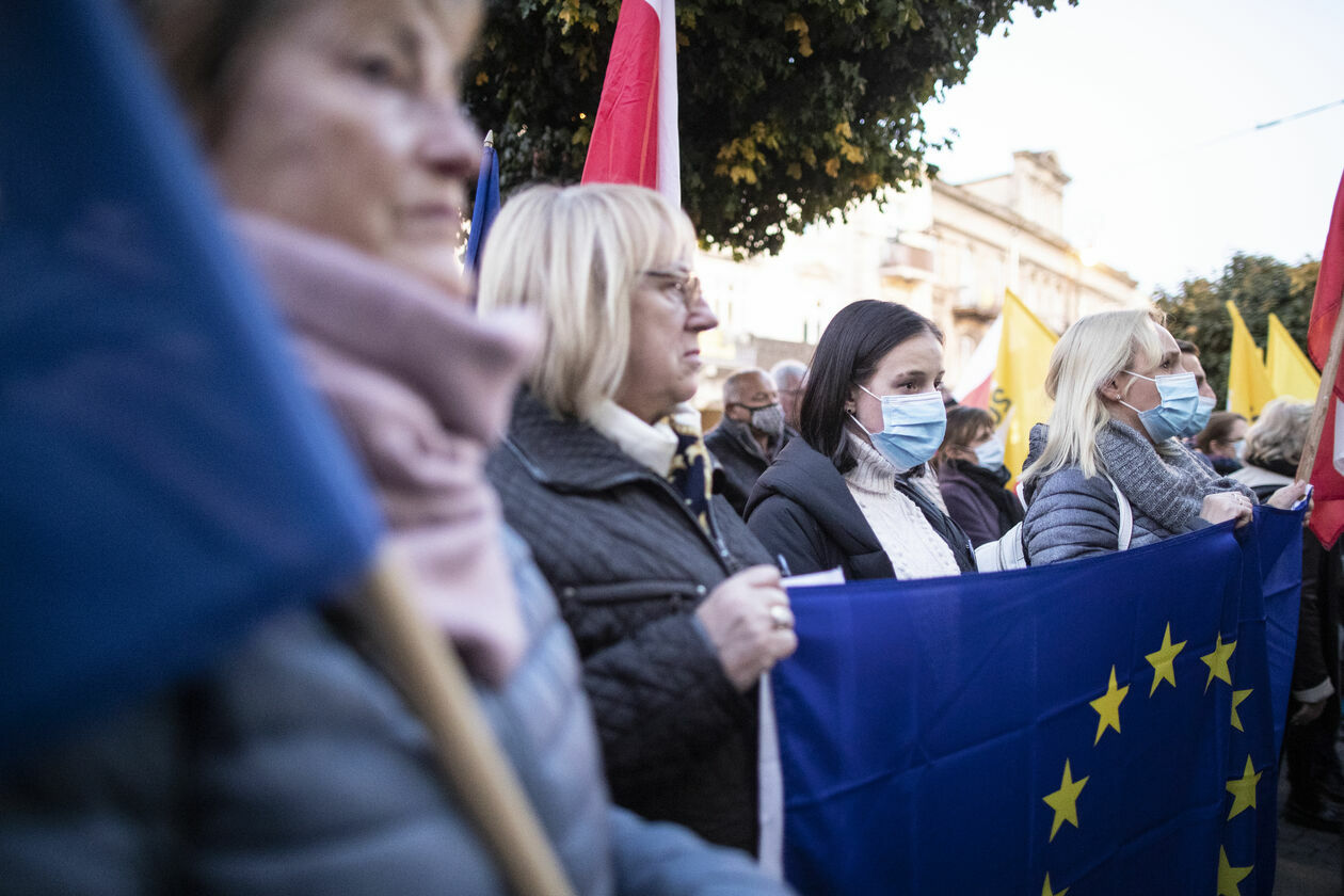  Zostajemy w Europie. Manifestacja w Lublinie (zdjęcie 7) - Autor: Jacek Szydłowski
