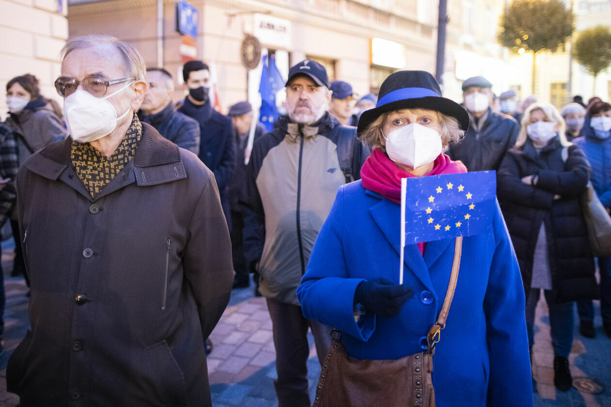  Zostajemy w Europie. Manifestacja w Lublinie (zdjęcie 10) - Autor: Jacek Szydłowski