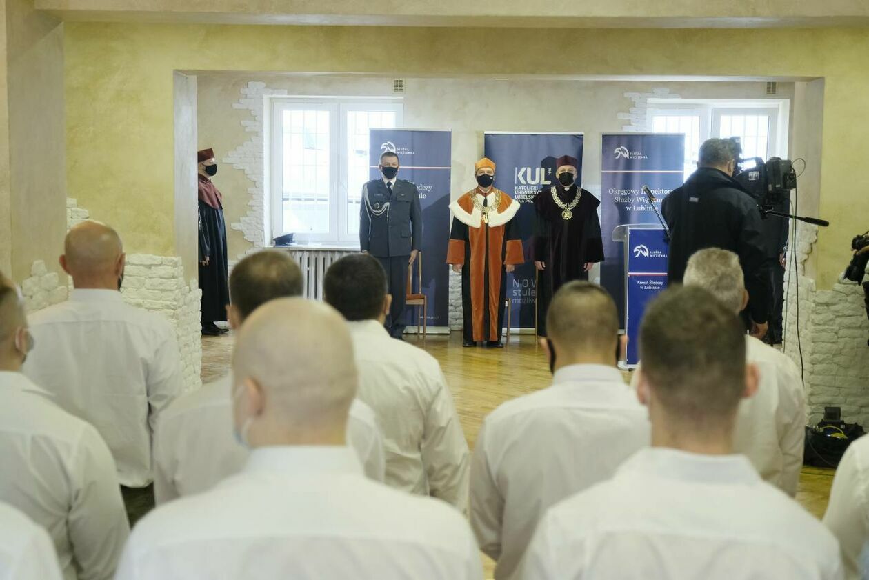  Aresztanci, studenci KUL rozpoczęli rok akademicki  (zdjęcie 10) - Autor: Maciej Kaczanowski