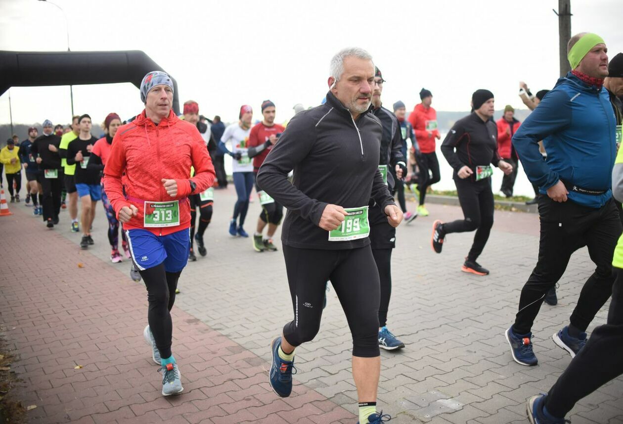  Półmaraton Lubelski -  500 biegaczy na dystansie 21,0975 km (zdjęcie 51) - Autor: Maciej Kaczanowski