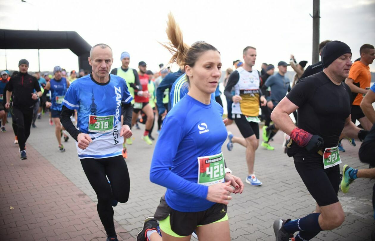  Półmaraton Lubelski -  500 biegaczy na dystansie 21,0975 km (zdjęcie 45) - Autor: Maciej Kaczanowski