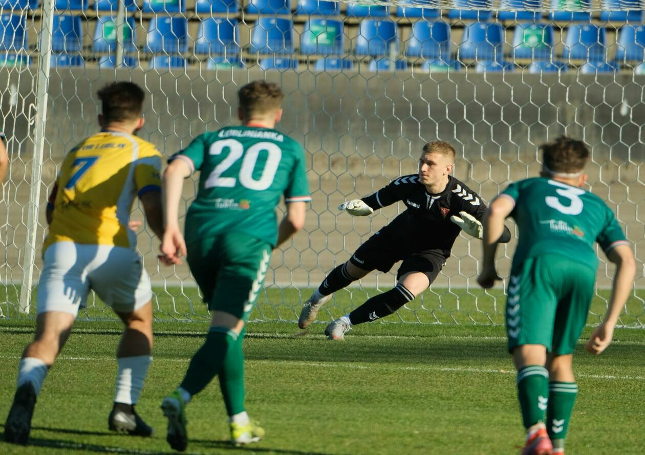  Derby na stadionie przy al. Zygmuntowskich: Motor 2 vs Lublinianka (zdjęcie 2) - Autor: Maciej Kaczanowski