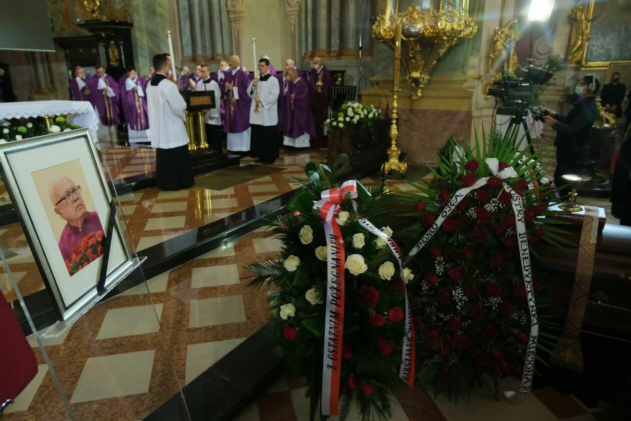  Pogrzeb ks. Grzegorza Pawłowskiego: msza w archikatedrze lubelskiej (zdjęcie 8) - Autor: Maciej Kaczanowski