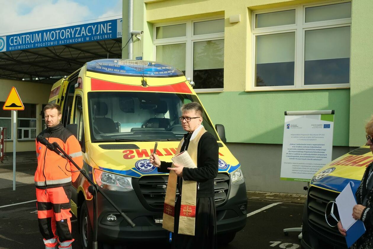  Wojewódzkie Pogotowie Ratunkowe otrzymało dwa nowe ambulansy (zdjęcie 10) - Autor: Maciej Kaczanowski