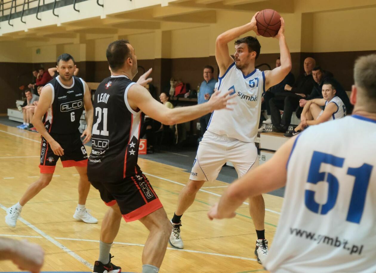  Koszykówka amatorów: mecz Symbit vs Alco (zdjęcie 20) - Autor: Maciej Kaczanowski