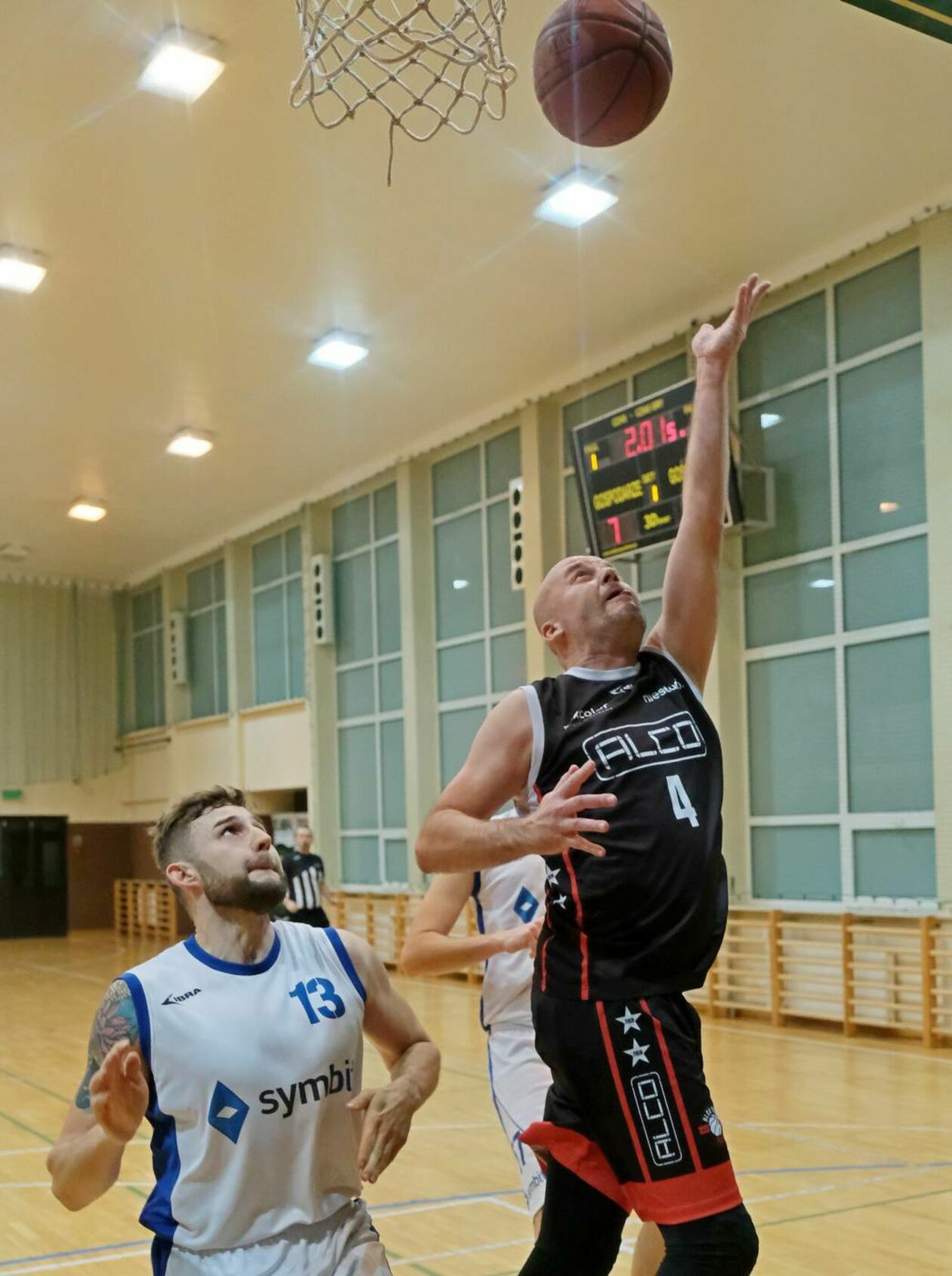  Koszykówka amatorów: mecz Symbit vs Alco (zdjęcie 10) - Autor: Maciej Kaczanowski