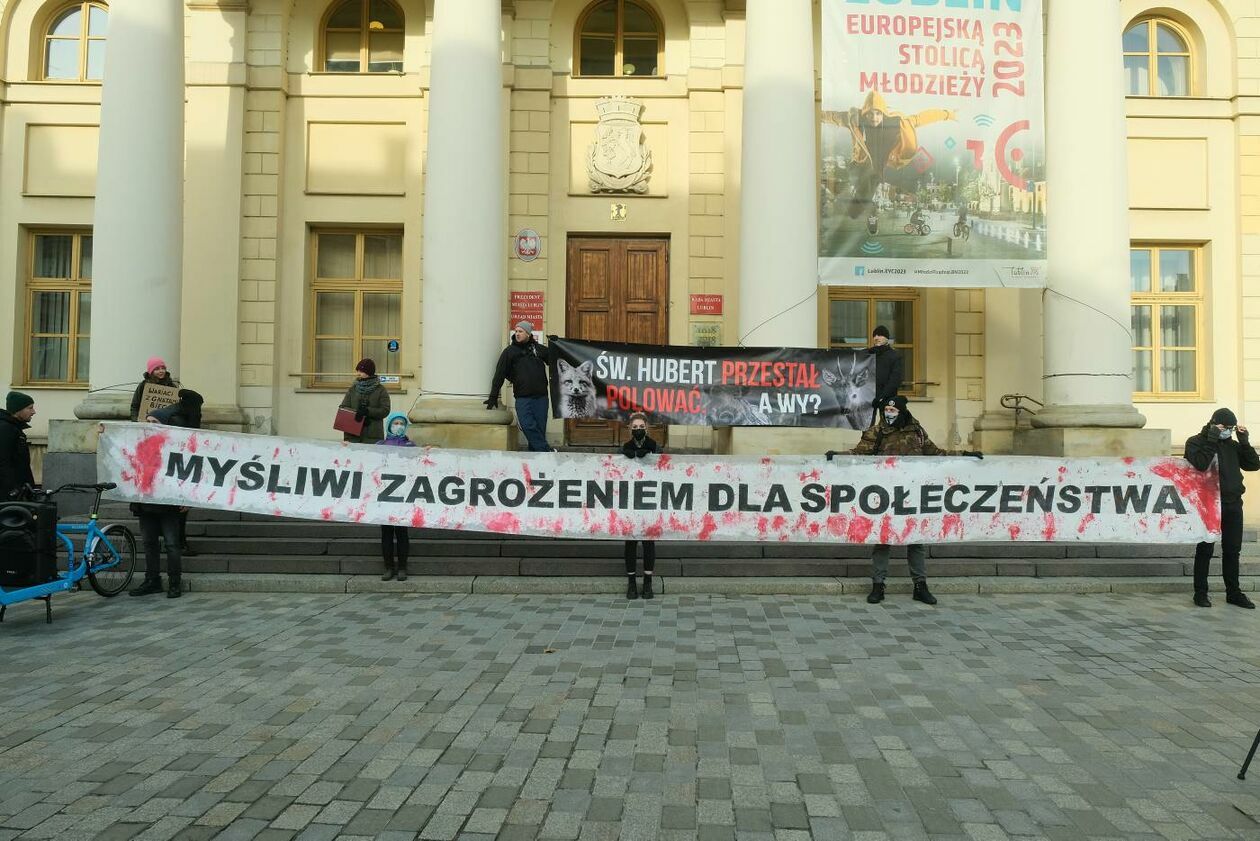 Protest przeciwko myśliwym - Autor: Maciej Kaczanowski