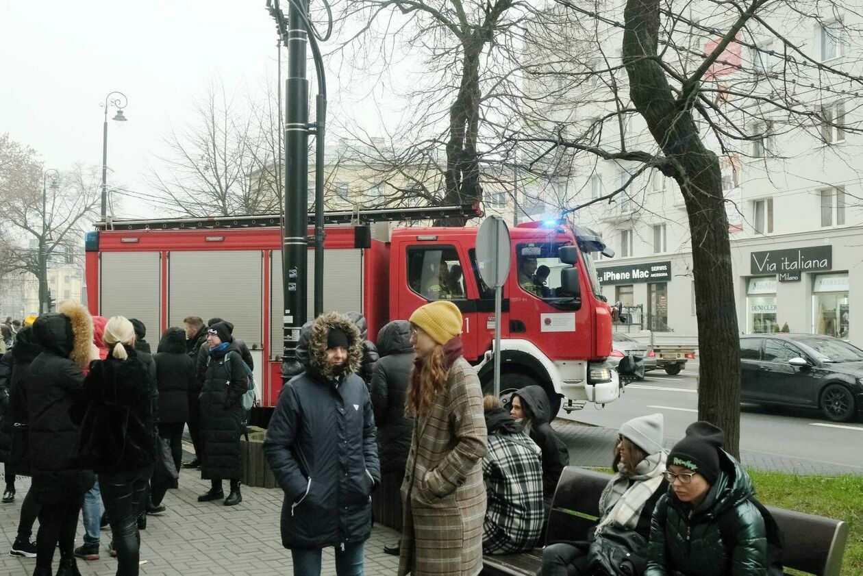  Alarm pożarowy w Centrum Handlowym Plaza (zdjęcie 7) - Autor: Maciej Kaczanowski
