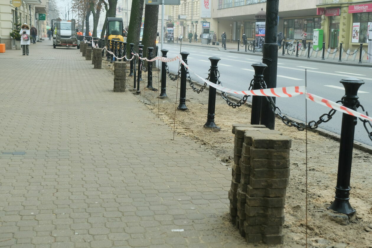  Usuwanie kostki brukowej na Krakowskim Przedmieściu (zdjęcie 2) - Autor: Maciej Kaczanowski