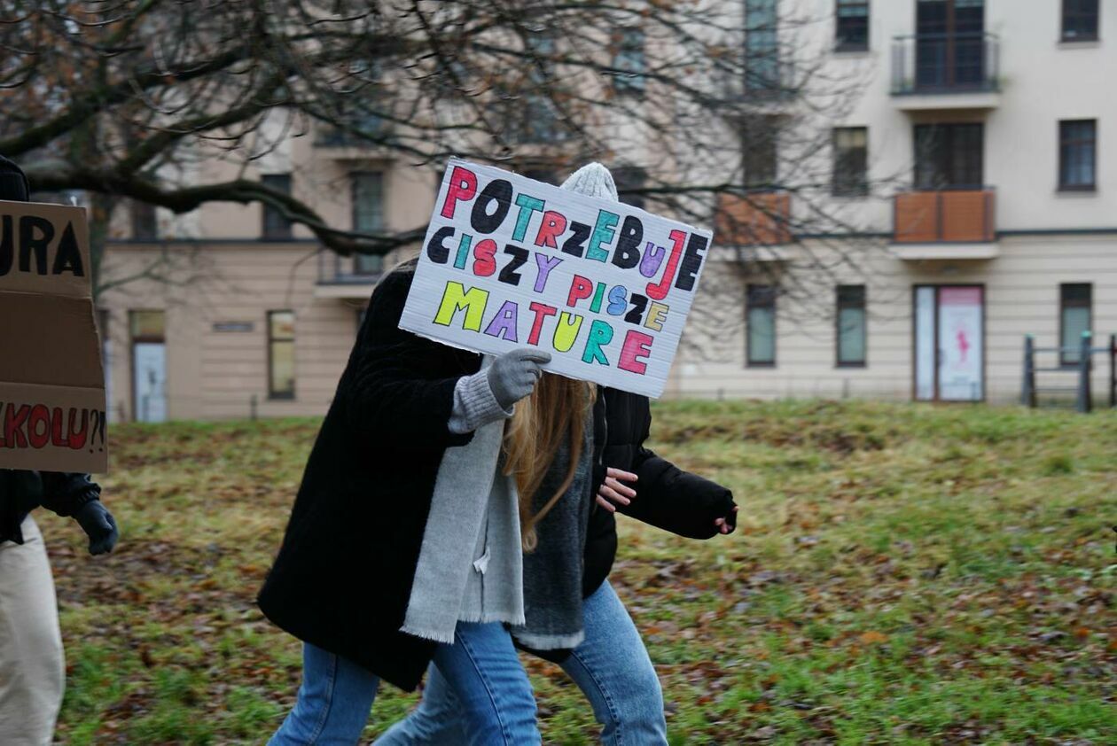  Protest uczniów VII LO w Lublinie (zdjęcie 15) - Autor: Maciej Kaczanowski