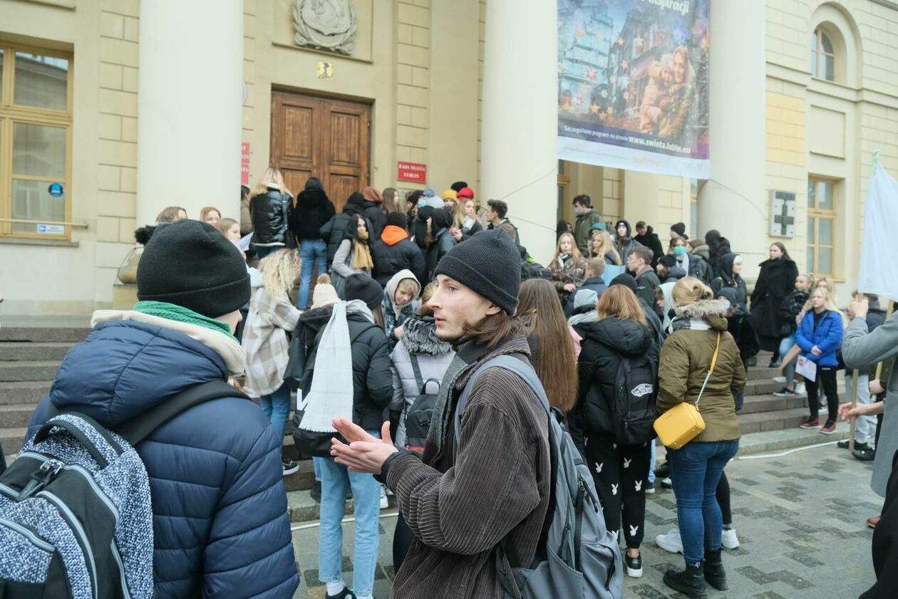  Protest uczniów VII LO w Lublinie (zdjęcie 30) - Autor: Maciej Kaczanowski