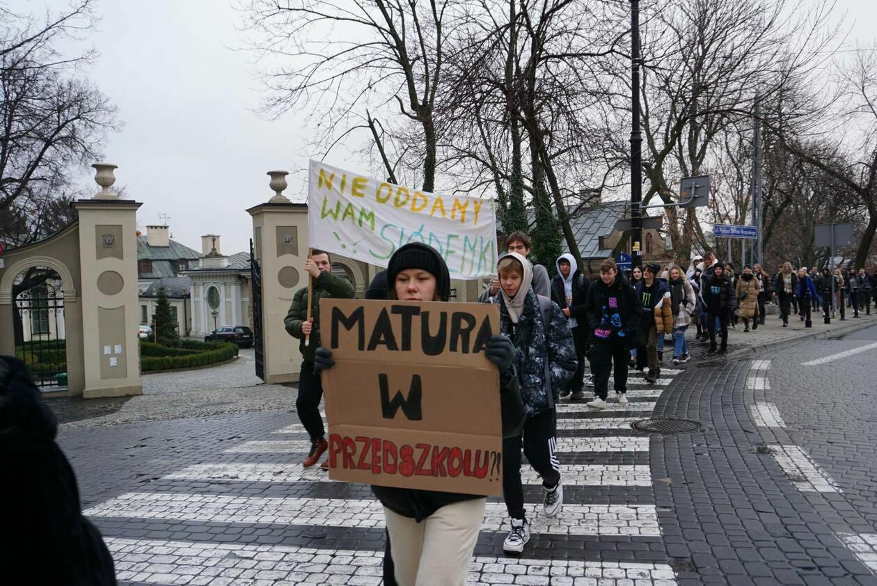  Protest uczniów VII LO w Lublinie (zdjęcie 10) - Autor: Maciej Kaczanowski