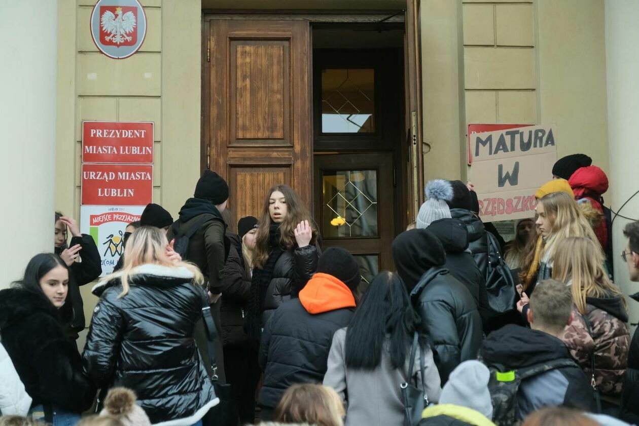  Protest uczniów VII LO w Lublinie (zdjęcie 27) - Autor: Maciej Kaczanowski