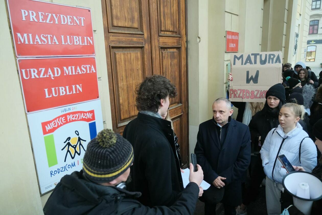  Protest uczniów VII LO w Lublinie (zdjęcie 23) - Autor: Maciej Kaczanowski