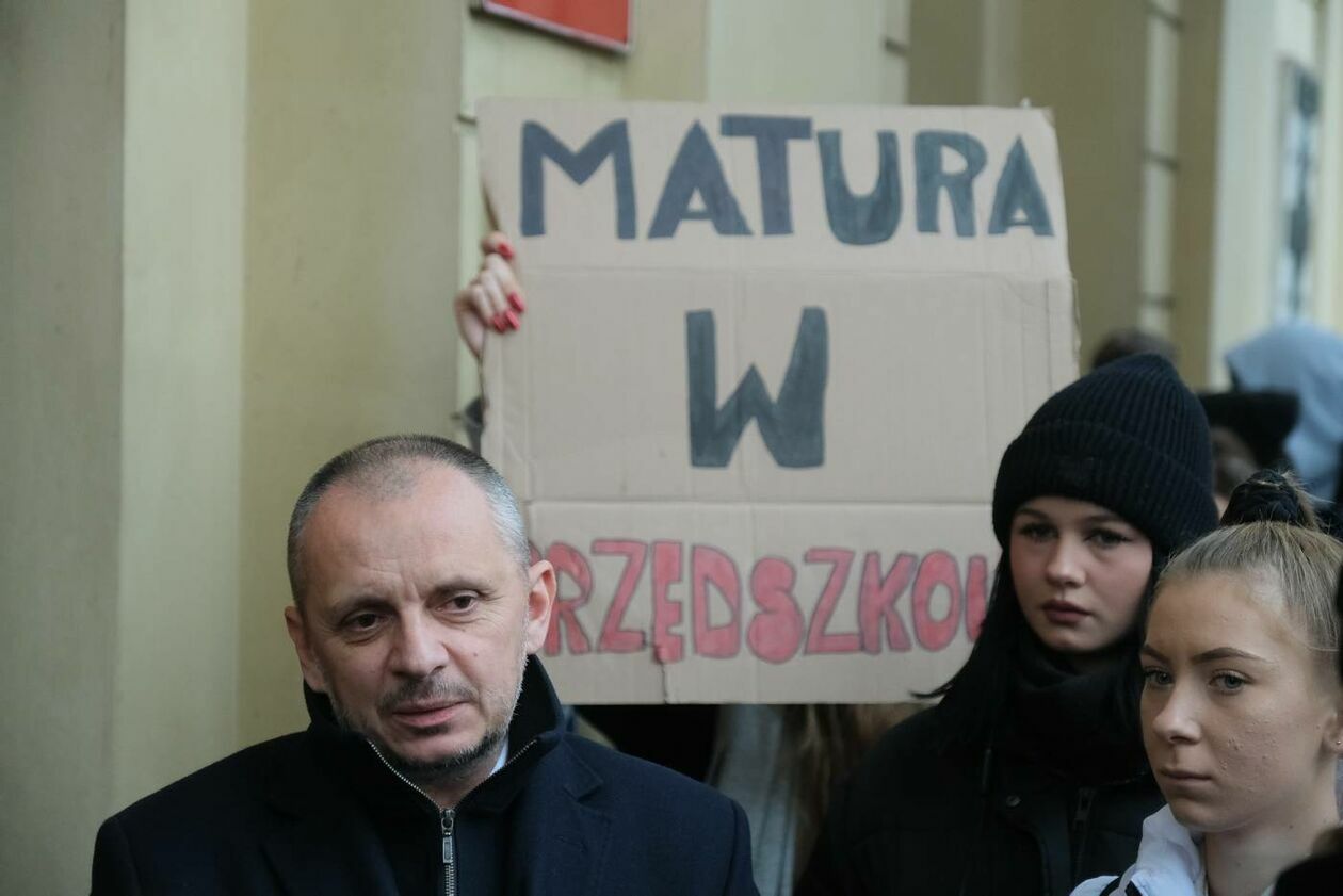  Protest uczniów VII LO w Lublinie (zdjęcie 21) - Autor: Maciej Kaczanowski