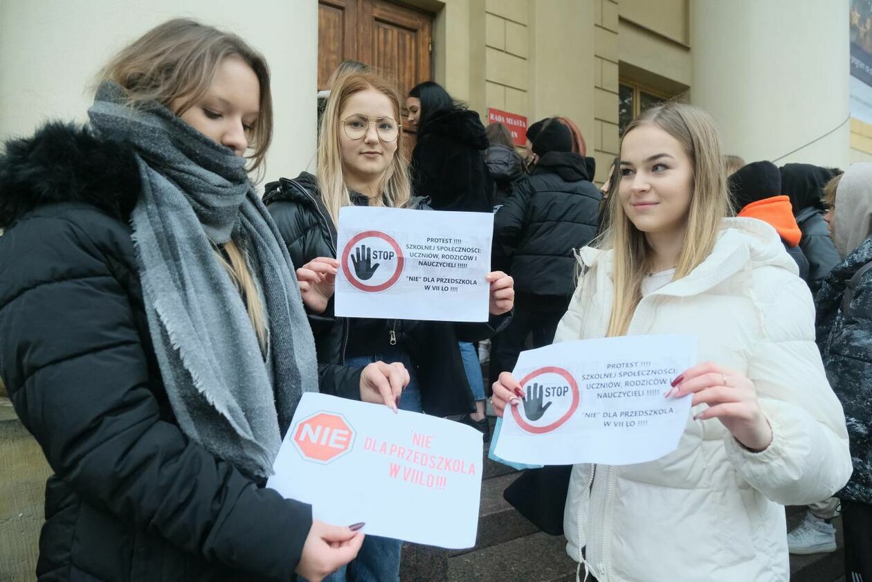  Protest uczniów VII LO w Lublinie (zdjęcie 3) - Autor: Maciej Kaczanowski