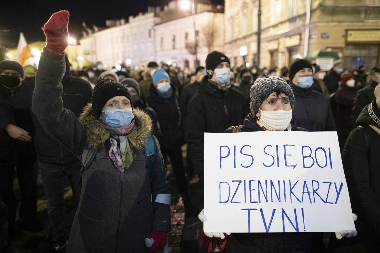  Lublin. Protest przeciwko lex TVN (zdjęcie 18) - Autor: Jacek Szydłowski 