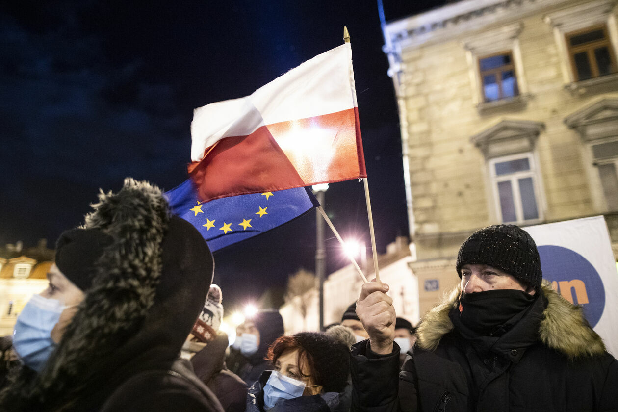  Lublin. Protest przeciwko lex TVN (zdjęcie 8) - Autor: Jacek Szydłowski 