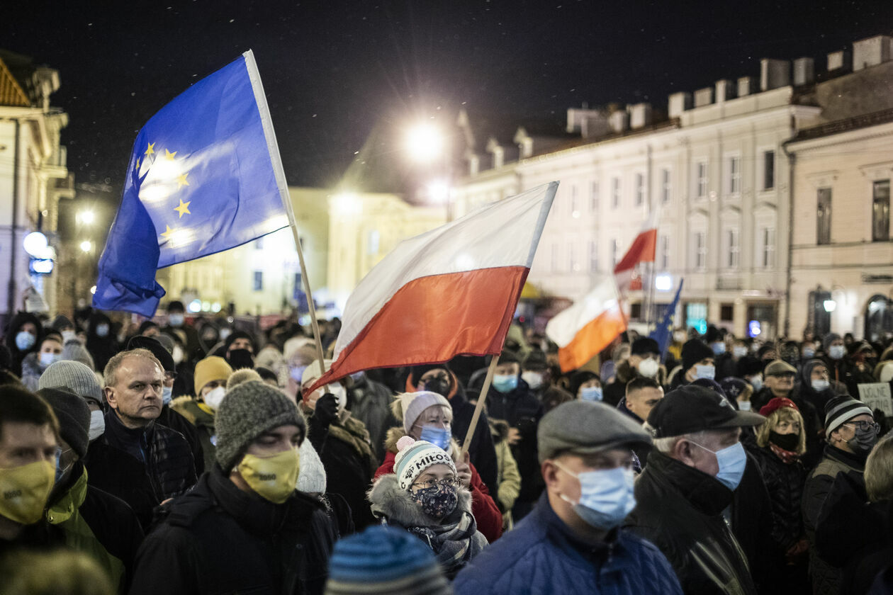  Lublin. Protest przeciwko lex TVN (zdjęcie 9) - Autor: Jacek Szydłowski 