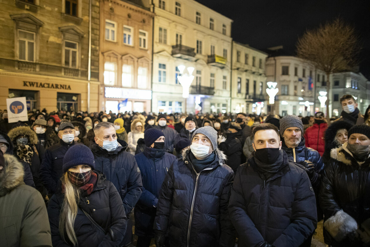 Lublin. Protest przeciwko lex TVN (zdjęcie 2) - Autor: Jacek Szydłowski 
