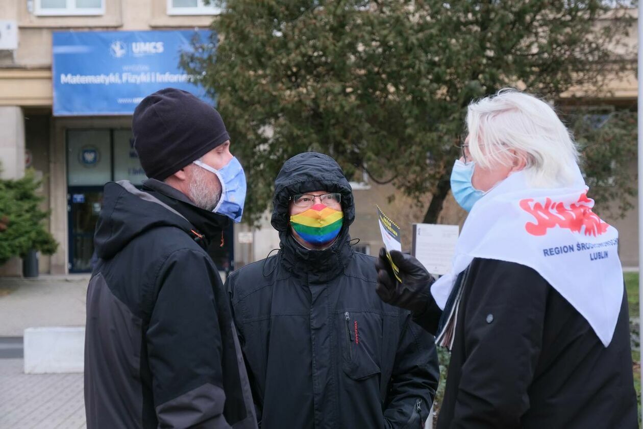  Protest pracowników UMCS (zdjęcie 6) - Autor: Maciej Kaczanowski