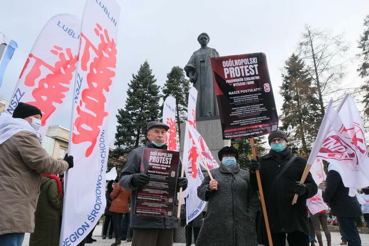  Protest pracowników UMCS (zdjęcie 7) - Autor: Maciej Kaczanowski