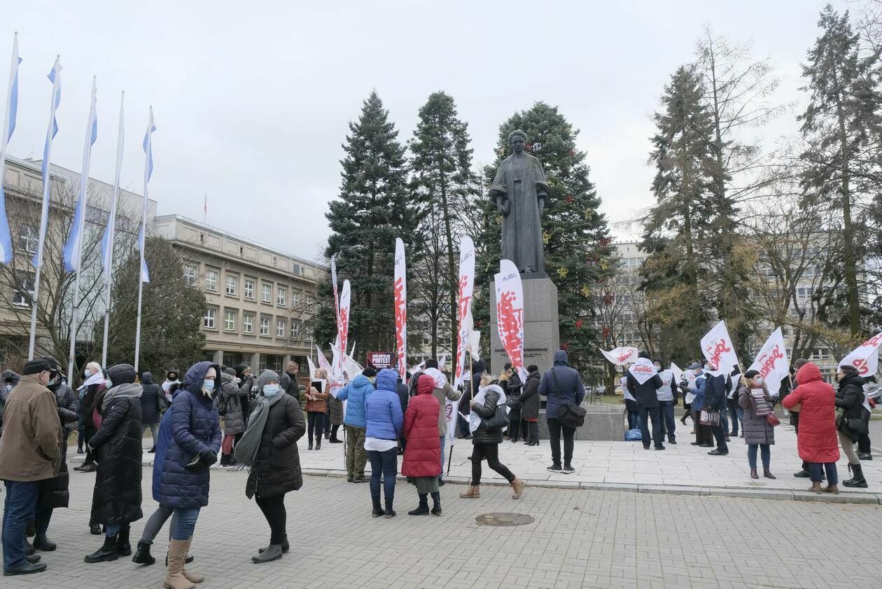  Protest pracowników UMCS (zdjęcie 4) - Autor: Maciej Kaczanowski