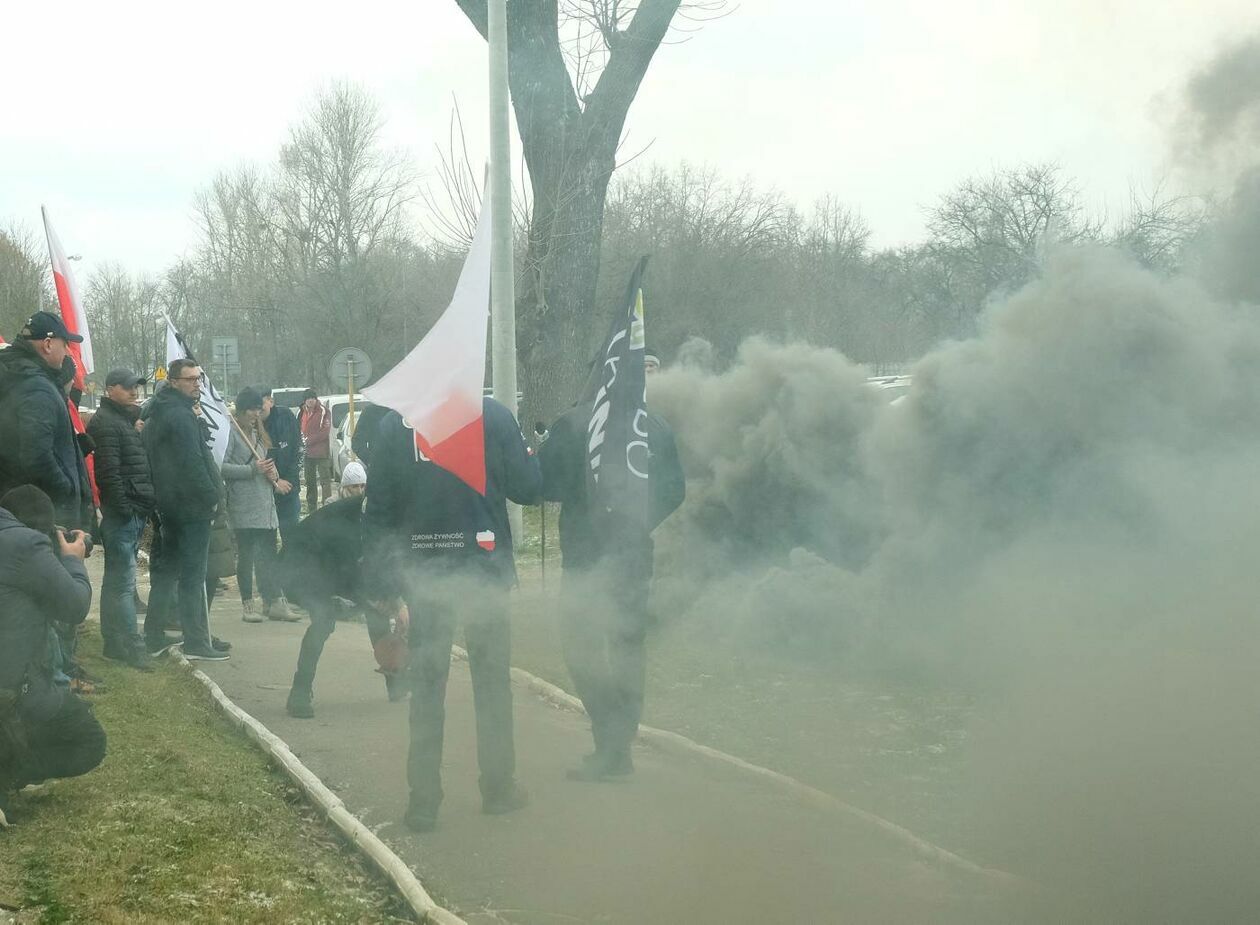  Rolnik Krzysztof Stefaniak z Dysa trafił na 10 dni do aresztu (zdjęcie 12) - Autor: Maciej Kaczanowski