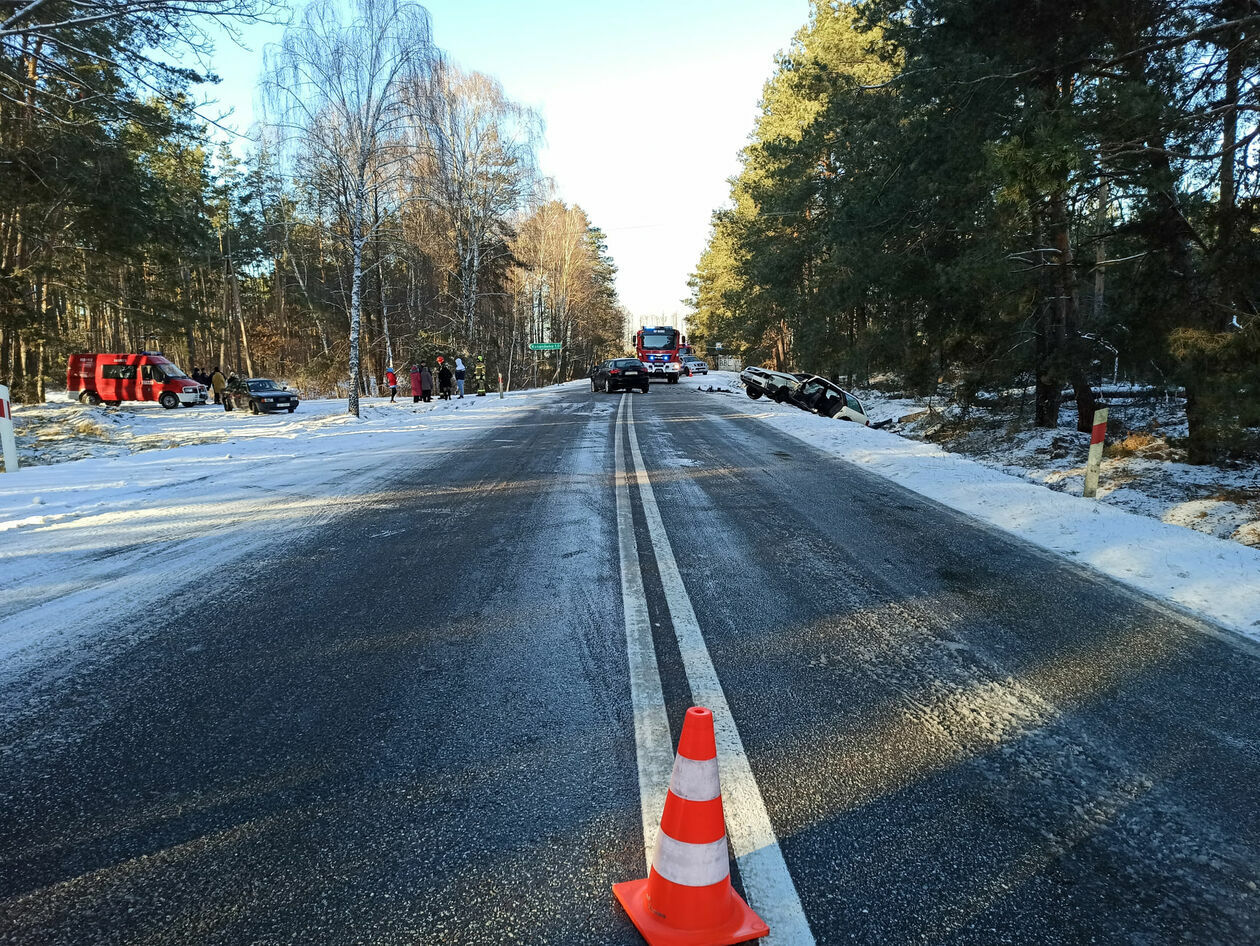  Wypadek w miejscowości Kożanówka (zdjęcie 6) - Autor: OSP KSRG Rossosz