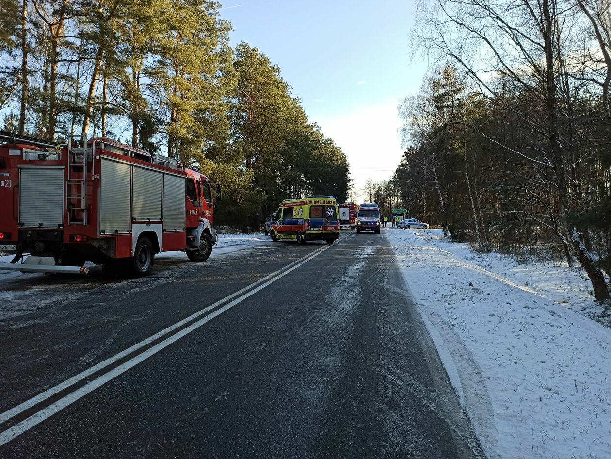  Wypadek w miejscowości Kożanówka (zdjęcie 4) - Autor: OSP KSRG Rossosz