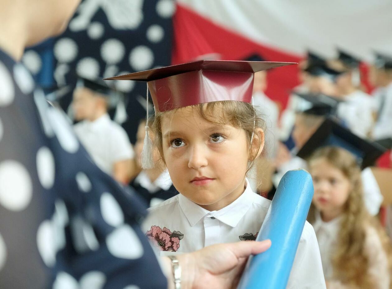  <p>WRZESIEŃ. UL POTURZYŃSKA SP 16 ROZPOCZĘCIE ROKU SZKOLNEGO. ŚLUBOWANIE UCZNI&Oacute;W KLAS PIERWSZYCH, PASOWANIE NA UCZNIA. <br /><br /></p>