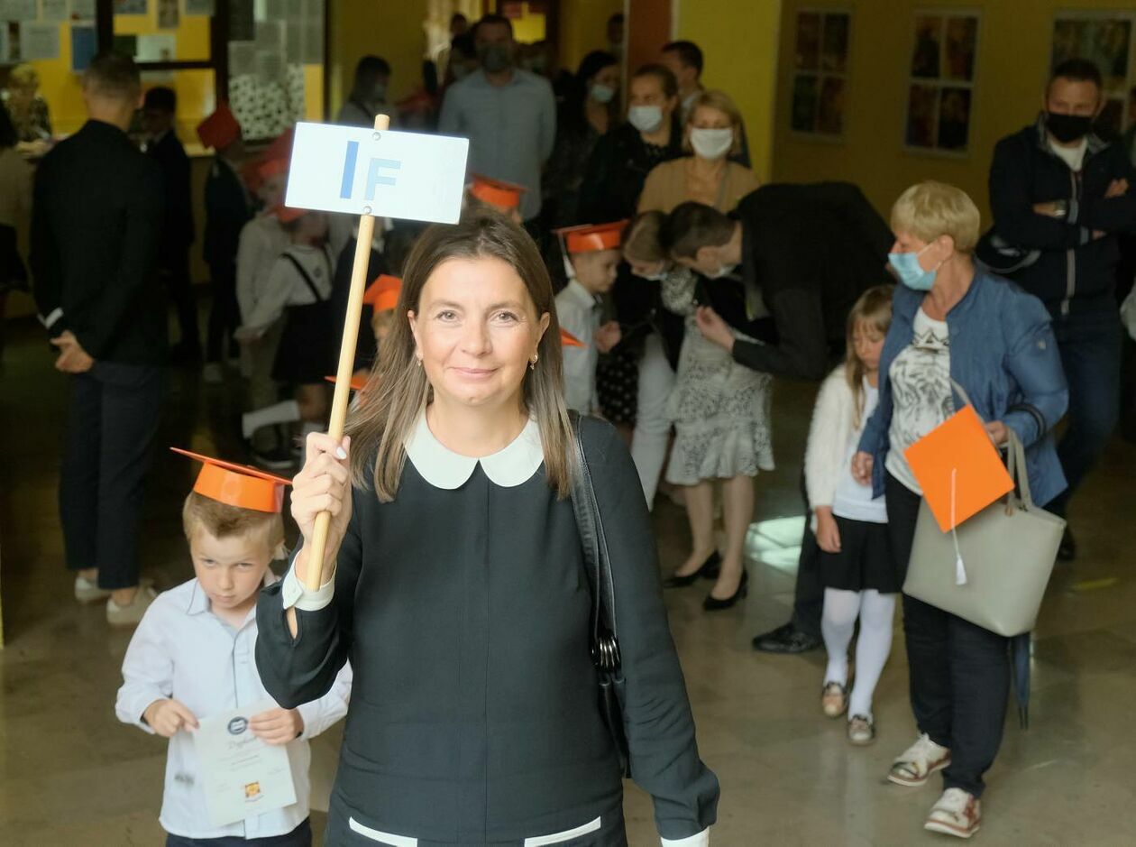  <p>WRZESIEŃ. UL POTURZYŃSKA SP 16 ROZPOCZĘCIE ROKU SZKOLNEGO. ŚLUBOWANIE UCZNI&Oacute;W KLAS PIERWSZYCH, PASOWANIE NA UCZNIA.</p>