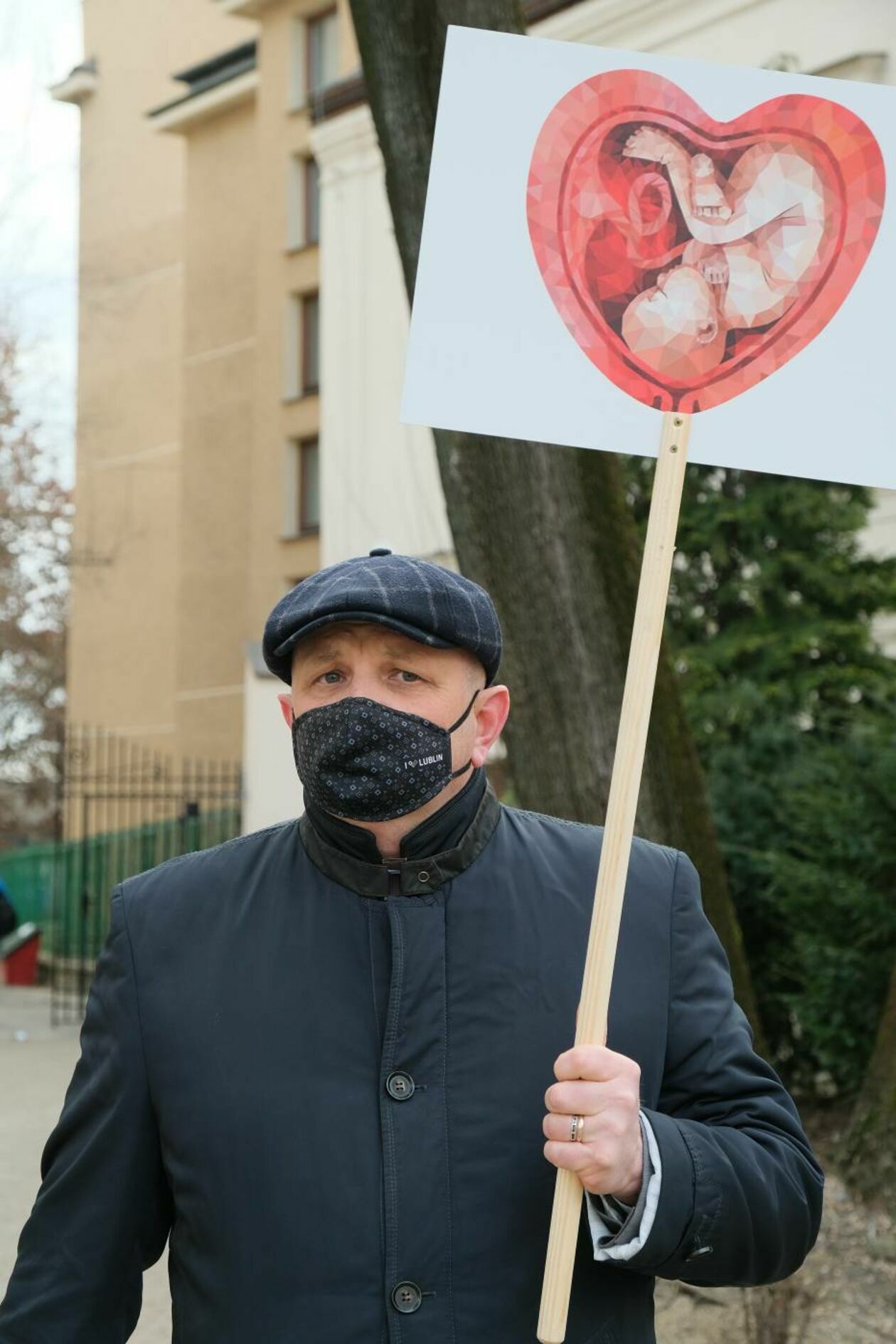  <p>Marzec. Radny PiS, Tomasz Pitucha i kontrmanifestacja wobec lubelskiej Manify</p>