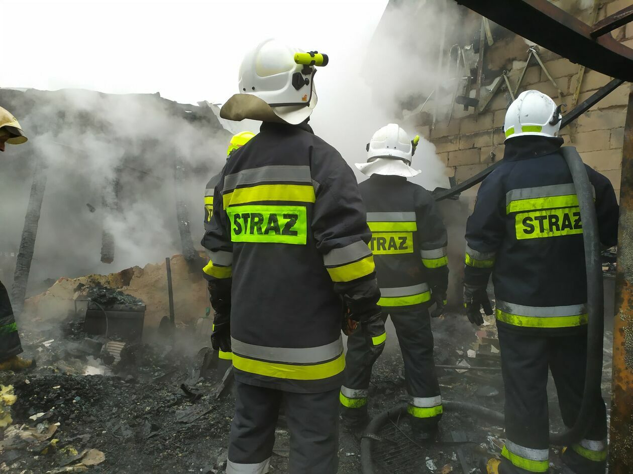  Pożar lokalu gastronomicznego w Okunince (zdjęcie 4) - Autor: Adam Kołkowski i Maciej Dragan/OSP KSRG OSP Włodaw