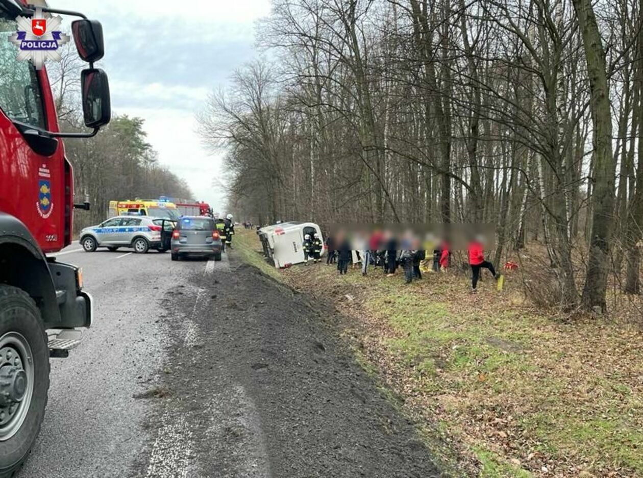  Wypadek w Łopienniku Podleśnym (zdjęcie 8) - Autor: Policja