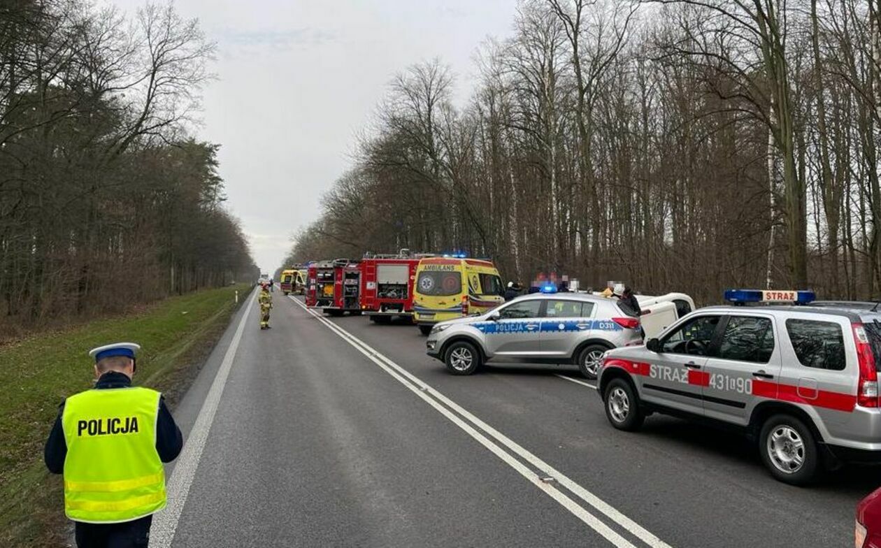  Wypadek w Łopienniku Podleśnym (zdjęcie 10) - Autor: Policja